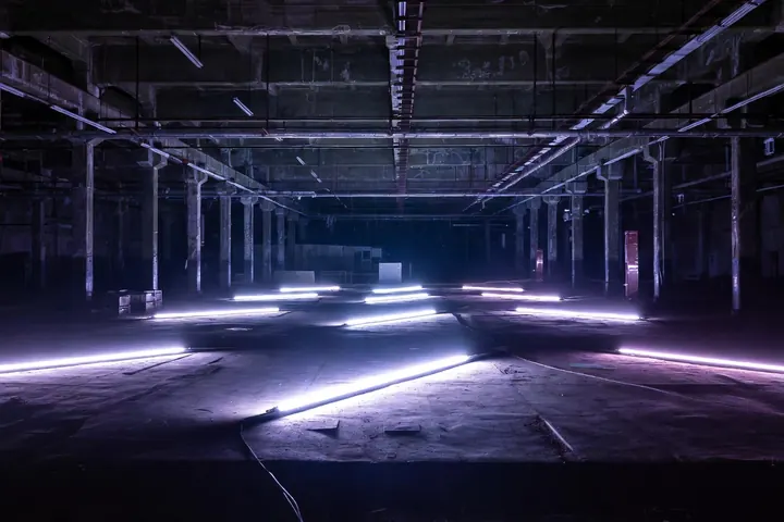 Neonowa hala